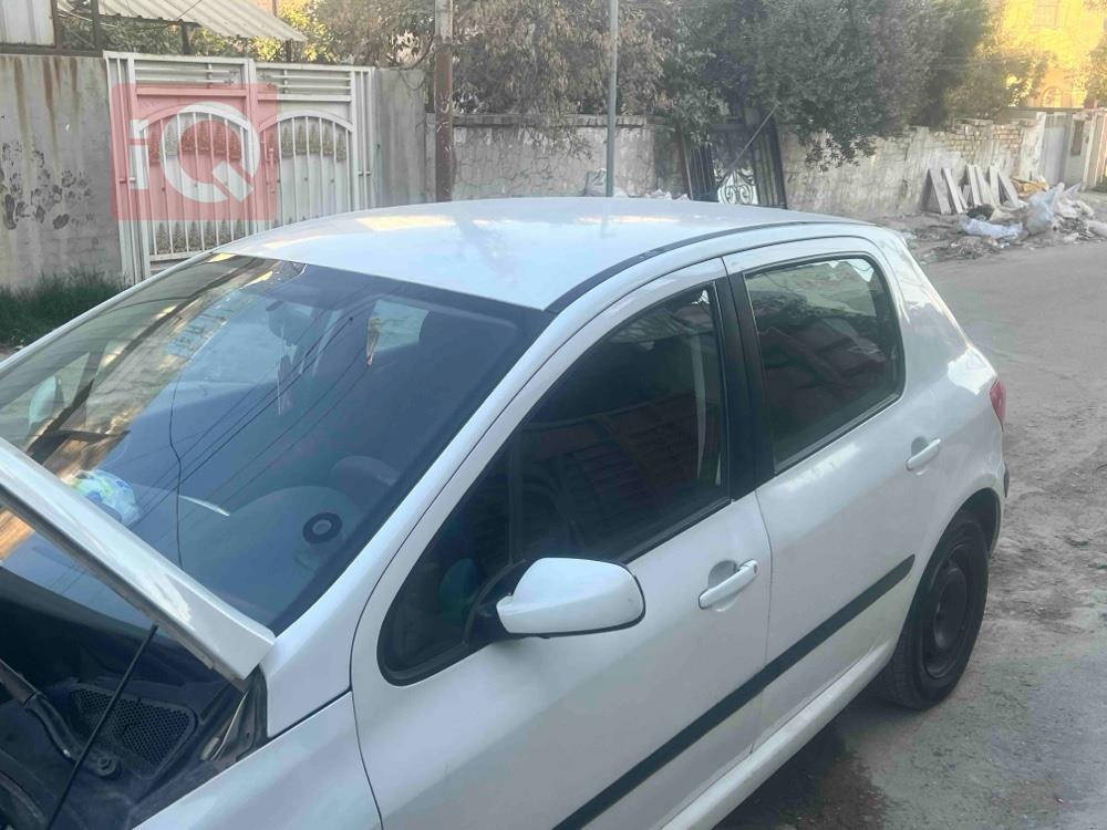 بيجو 307